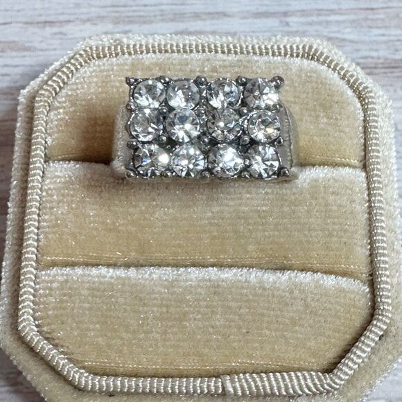 Vtg Silver Tone Cocktail Ring Rectangle Sparkling Clear Rhinestones Cluster Sz 9 - Picture 8 of 11